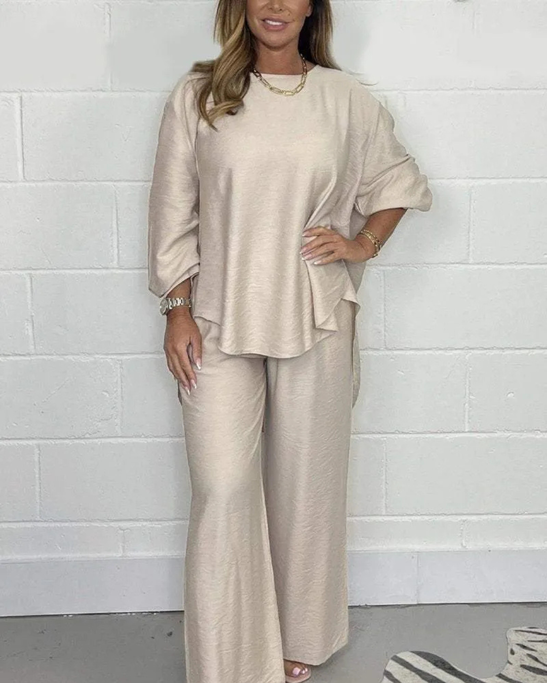 Conjunto Casual de Mujer con Blusa Asimétrica