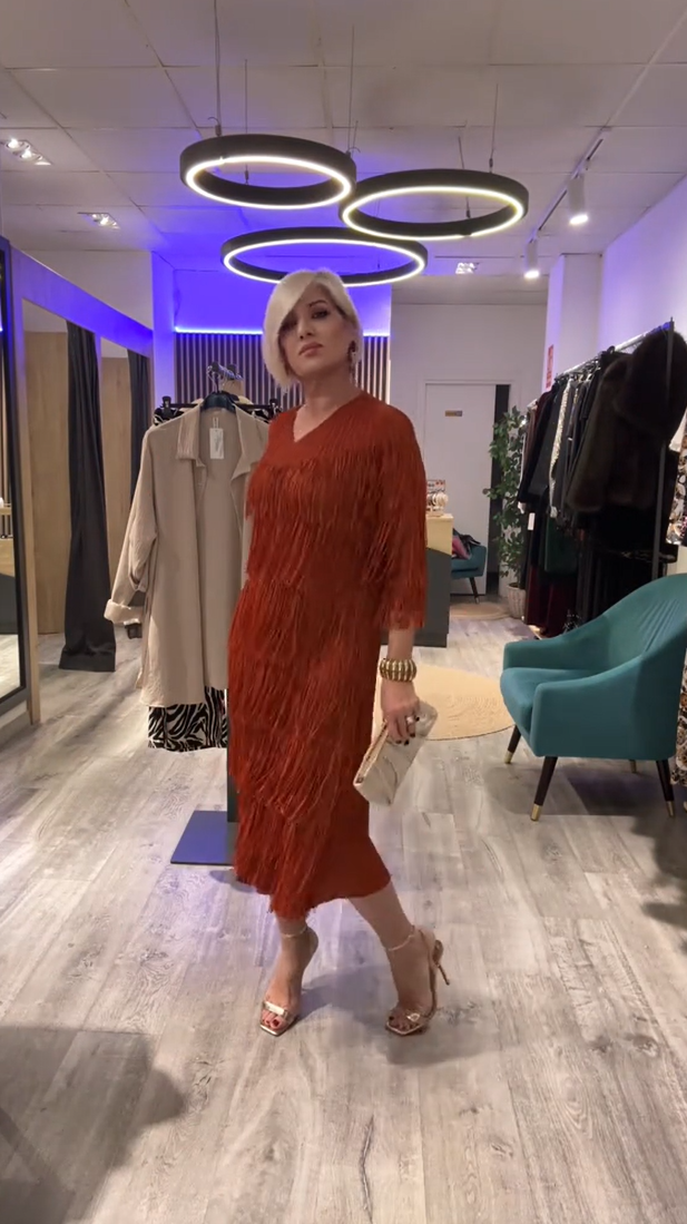 Elegante Vestido de Flecos Vegas