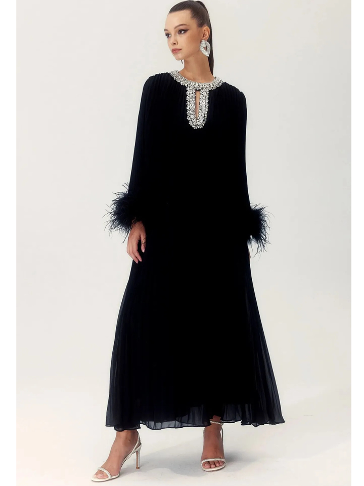 Ana Vestido de Chifón Plumas Diamante
