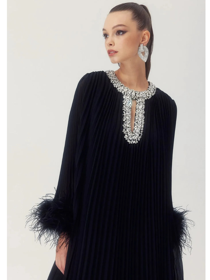 Ana Vestido de Chifón Plumas Diamante