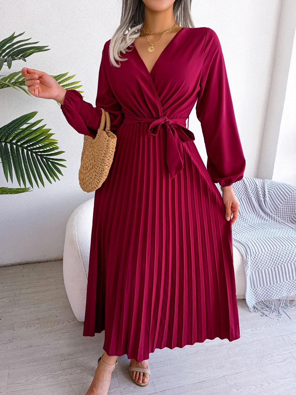 Eva - Vestido Elegante Largo Plisado de Manga Larga con Cuello en V