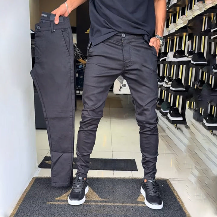 Pantalón casual slim fit